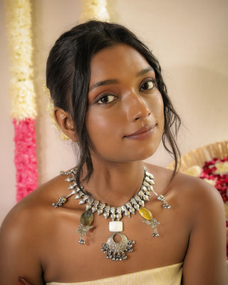 Vani | One of a Kind Kohlapuri Necklace with Mukhtalif Stones
