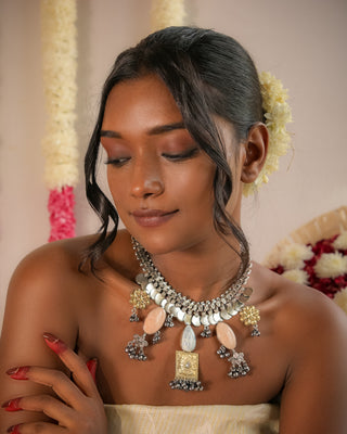 Hina | One of a Kind Kohlapuri Necklace with Mukhtalif Stones