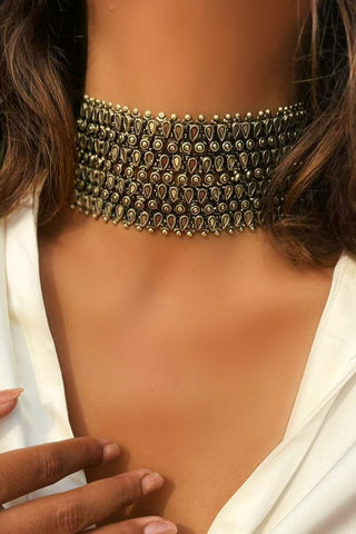 Meera Statement Choker