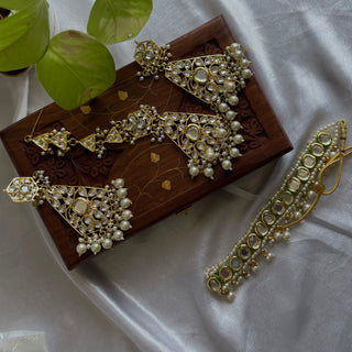 Lajwanti Necklace Set With Maangtika