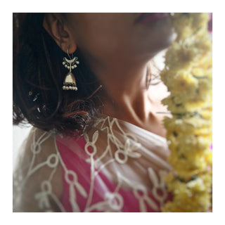 Anika Light Statement Jhumka