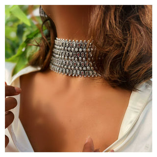 Meera Statement Choker