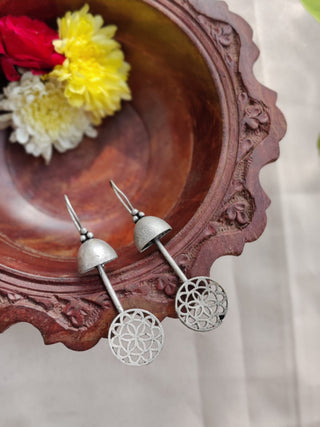Amoli Light Statement Jhumka