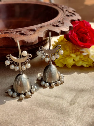 Anika Light Statement Jhumka