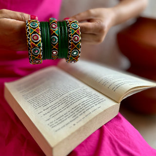 Gehra Kutchi & Glass Bangle Stack | JanpathOnline Kutchi Drop July '24