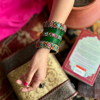 Gehra Kutchi & Glass Bangle Stack | JanpathOnline Kutchi Drop July '24