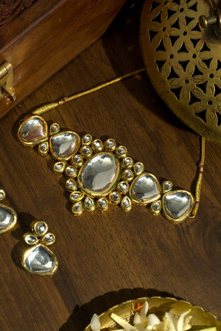 Archana Kundan Choker Set