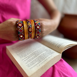 Sunheri Shaam Kutchi & Glass Bangle Stack | JanpathOnline Kutchi Drop July '24