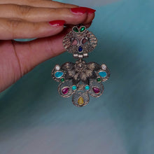 Load image into Gallery viewer, Madhuri Heritage Stone Work  Earring
