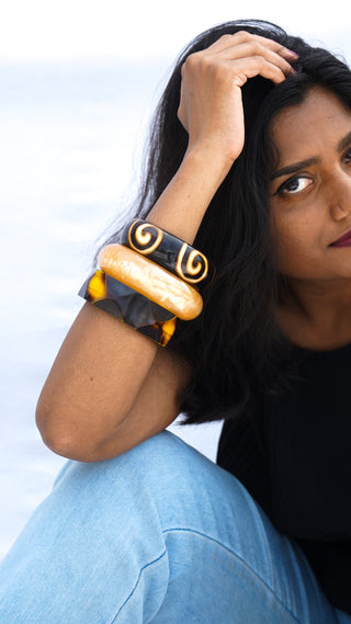 Raha | Vintage Wooden & Resin Bangle Stack