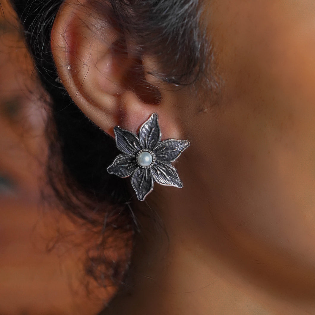 Sanvi | Floral Pearl Dot Earrings | Budhbazaar