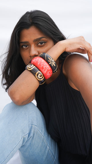 Parishey | Vintage Wooden & Resin Bangle Stack