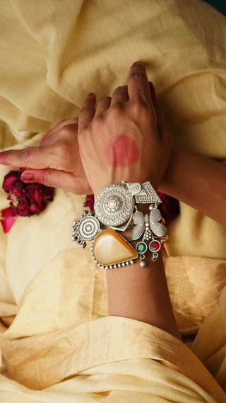 Twara - The Statement One of a Kind Wristcuff | Mukhtalif August '24