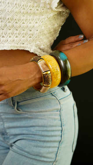 Narges | Vintage Wooden & Resin Bangle Stack