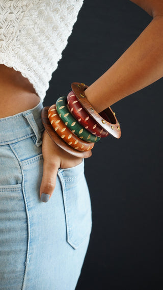 Inas | Vintage Wooden & Resin Bangle Stack