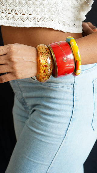 Sarana  | Vintage Wooden & Resin Bangle Stack