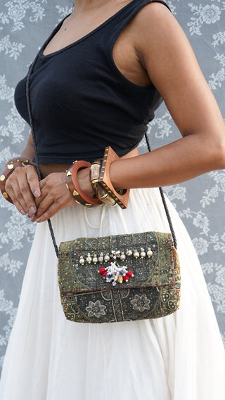 Wamiqa | Vintage Kutchi Embroidered Mini Clutch
