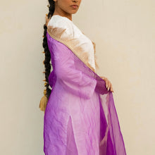 Load image into Gallery viewer, Sugandha Dupatta | Purple Tissue Dupatta with Golden Zari | Kinari 2024
