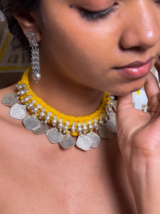 Amodita Coin Choker with Yellow Threads