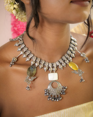 Vani | One of a Kind Kohlapuri Necklace with Mukhtalif Stones