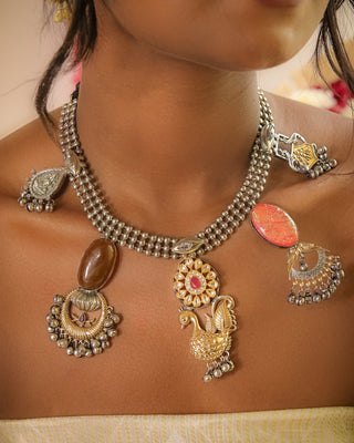 Ritu | One of a Kind Kohlapuri Necklace with Mukhtalif Stones