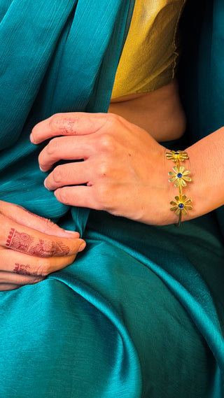 Phoolmala Choodiyan | Gold Hued Stone Ajustable Bracelet