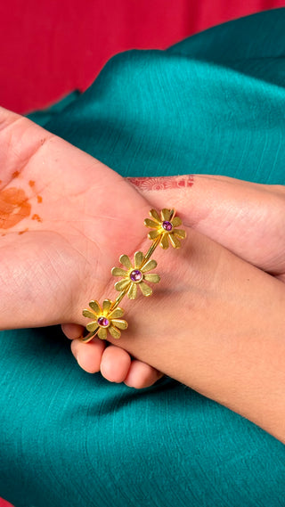 Phoolmala Choodiyan | Gold Hued Stone Ajustable Bracelet