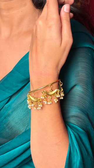 Pannchi Wali Choodiyan  | Brass Bangles with Pearl Hangings