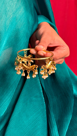 Pannchi Wali Choodiyan  | Brass Bangles with Pearl Hangings