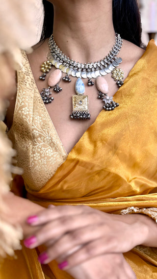 Hina | One of a Kind Kohlapuri Necklace with Mukhtalif Stones