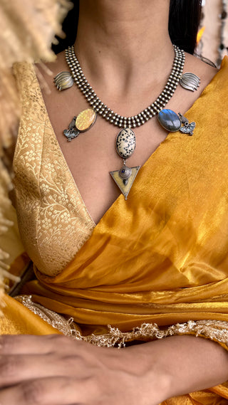 Rida | One of a Kind Kohlapuri Necklace with Mukhtalif Stones