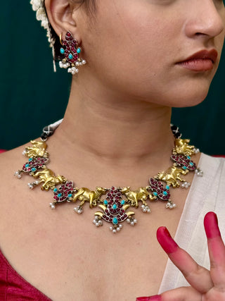 Nandi Aur Chamakte Sitaare - Red & Turquoise Stones
