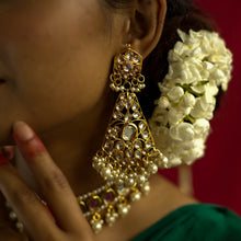 Load image into Gallery viewer, Lajwanti | Kundan Single String Necklace with Pearl Lining &amp; Earrings | Kanak ~ Kundan for Teej
