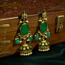 Load image into Gallery viewer, Mridula Kundan Earrings
