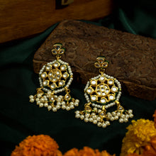 Load image into Gallery viewer, Bimla Kundan Earrings
