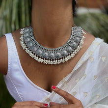Load image into Gallery viewer, Rajavarana | Shaam Rangeen | Diwali Evening Wear Edit
