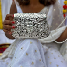 Load image into Gallery viewer, Chanda ki Tokri || Shaam Rangeen || Diwali Evening Wear Edit
