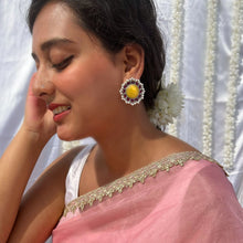 Load image into Gallery viewer, Surajmukhi Aur Uski Saheli Earrings
